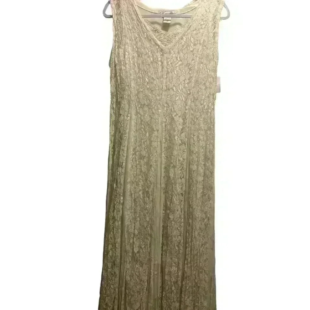 Vintage Dress barn- IvoryA-Line Lace Maxi Dress Gown, size Small. Crinkle Rayon